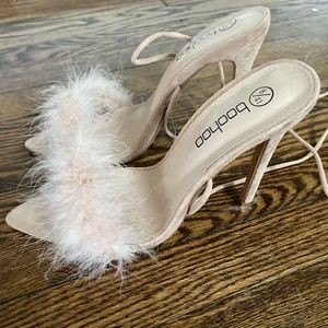 CREAM FEATHERED LACED UP SANDALS